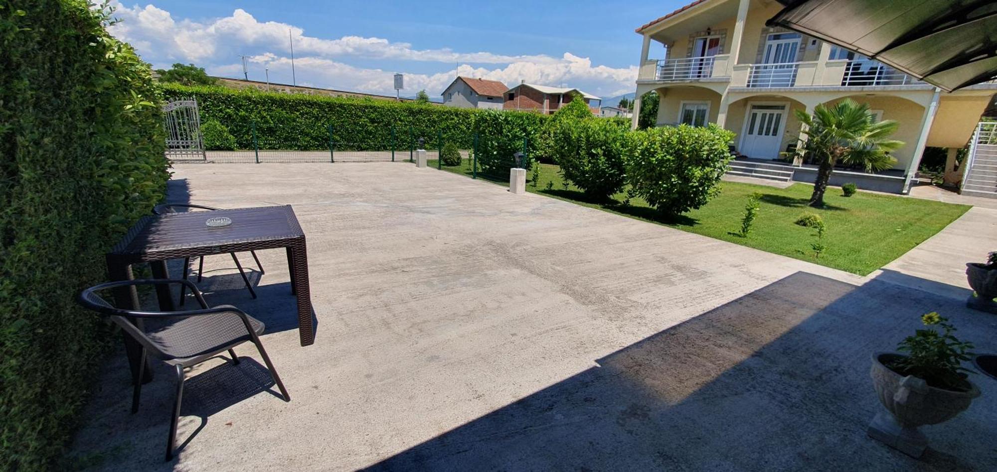 Cozzy Apartment Near The Aiport Podgorica Mitrovici  Eksteriør bilde