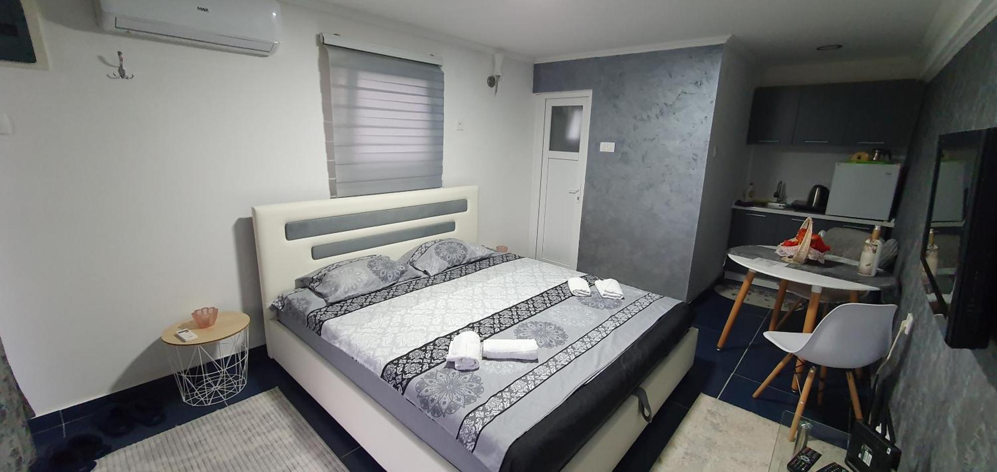 Cozzy Apartment Near The Aiport Podgorica Mitrovici  Eksteriør bilde