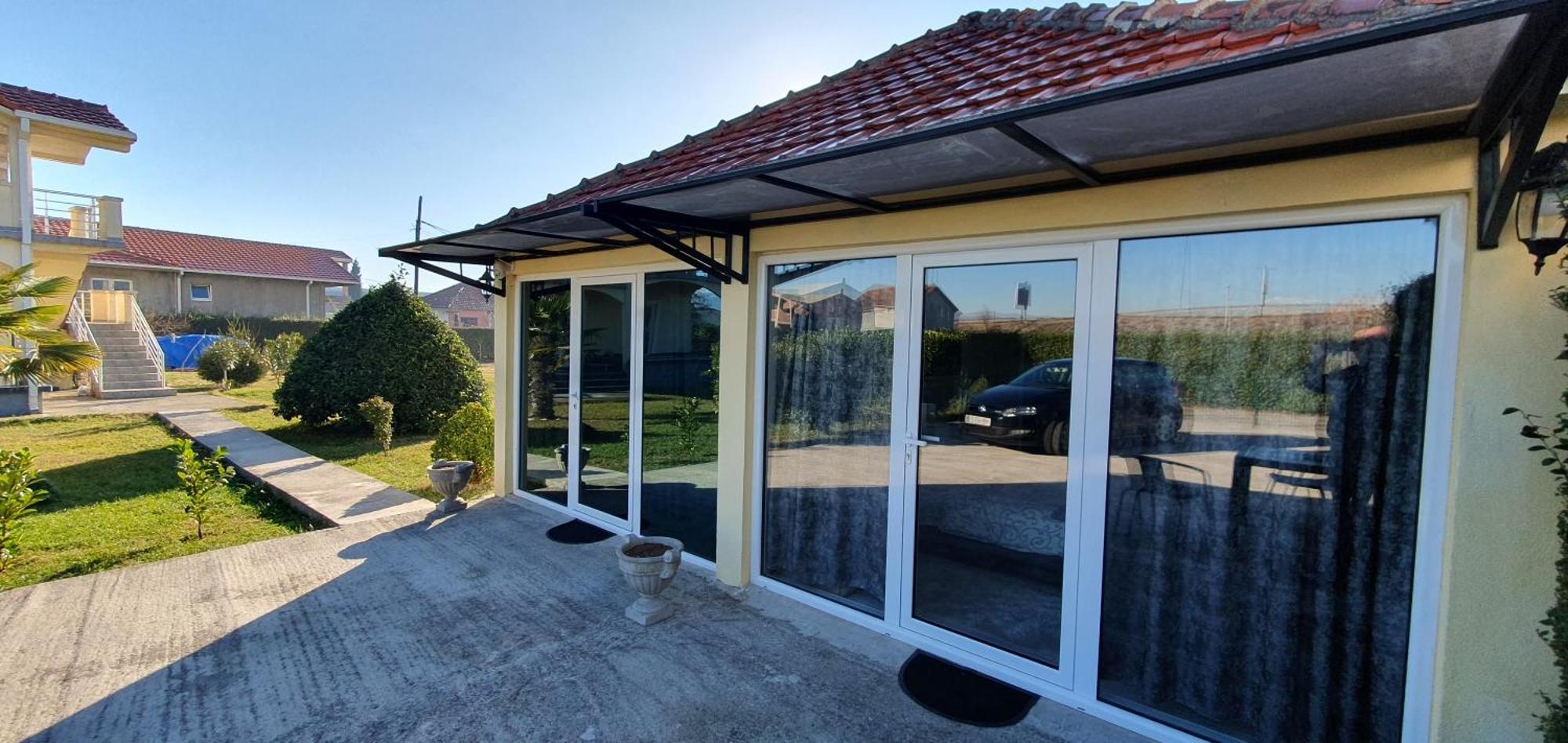 Cozzy Apartment Near The Aiport Podgorica Mitrovici  Eksteriør bilde